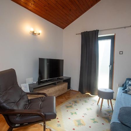 Apartmani Nena I Branko Premantura Exterior foto