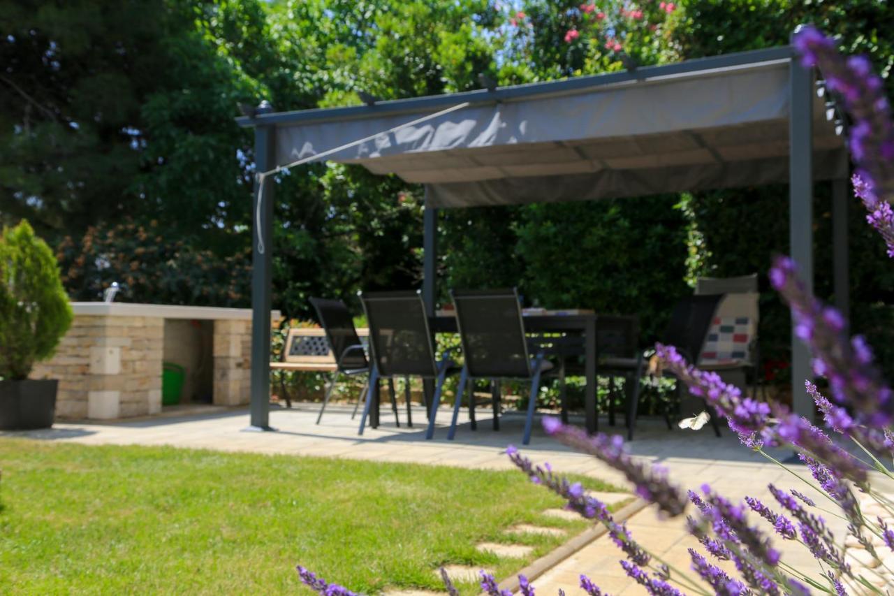 Apartmani Nena I Branko Premantura Exterior foto