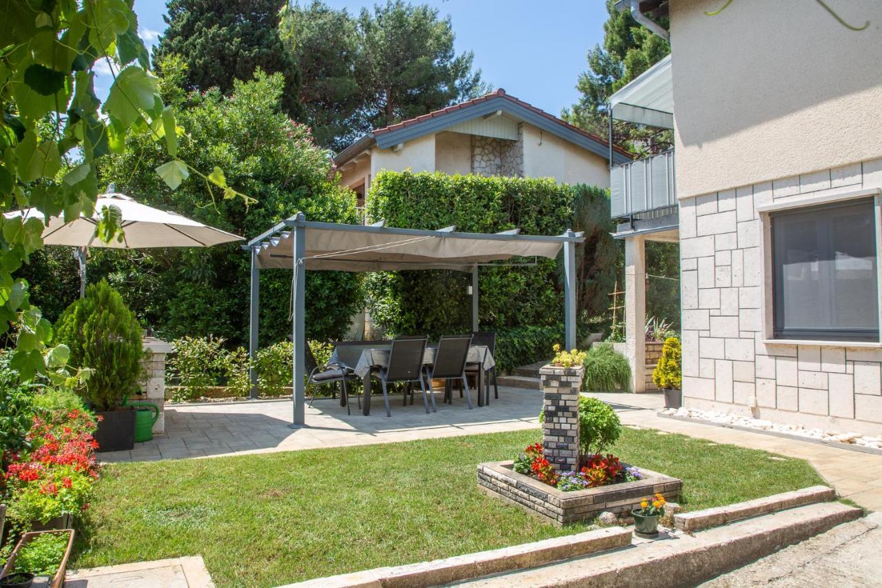 Apartmani Nena I Branko Premantura Exterior foto